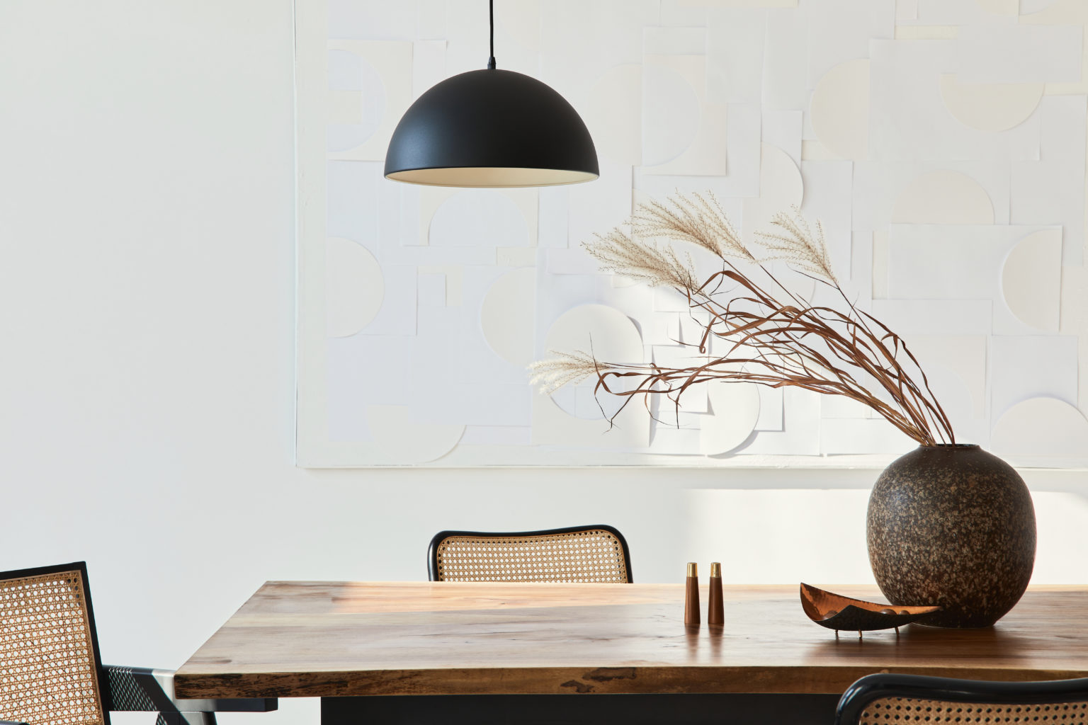 Pro Tips for Painting Light Fixtures in 6 Easy Steps - Paintzen